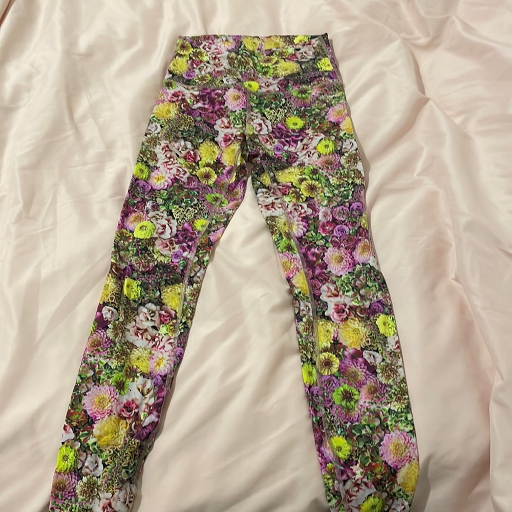 Lululemon wonder under